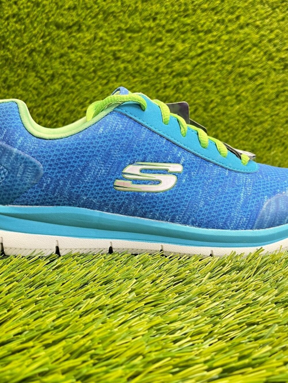 Skechers Healthcare Pro Comfort Flex Womens Size 7.5 Blue Walking Shoes Sneakers